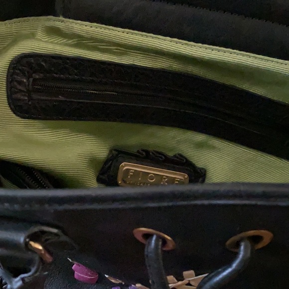 Isabella Fiore Floral Design Leaather Shoulder Bag - Picture 12 of 17